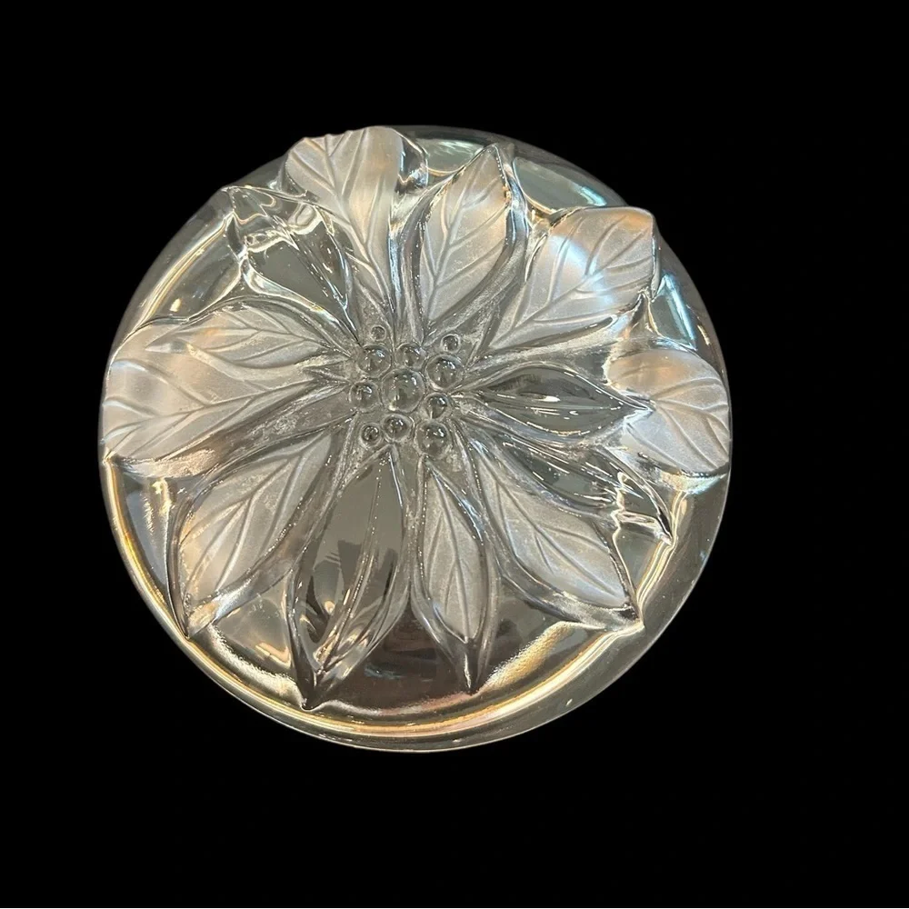 Mikasa Bowl‎ Crystal Frosted Serving Floral Poinsettia Nut Dish w/Gold Trim edge